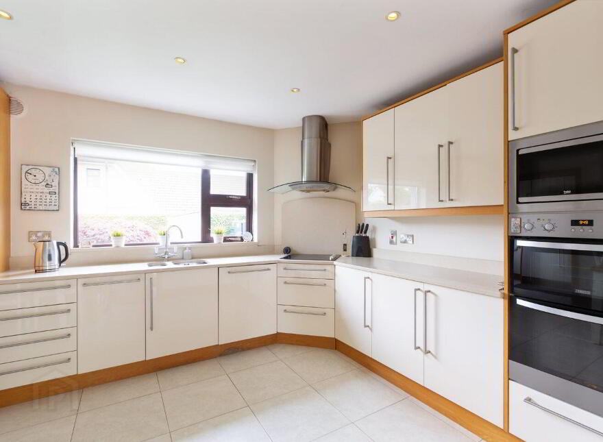 6 Bramble Glade, Ashford, A67K735