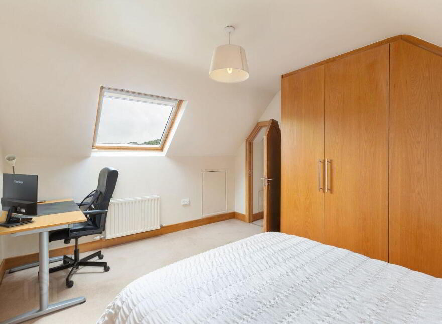 6 Bramble Glade, Ashford, A67K735