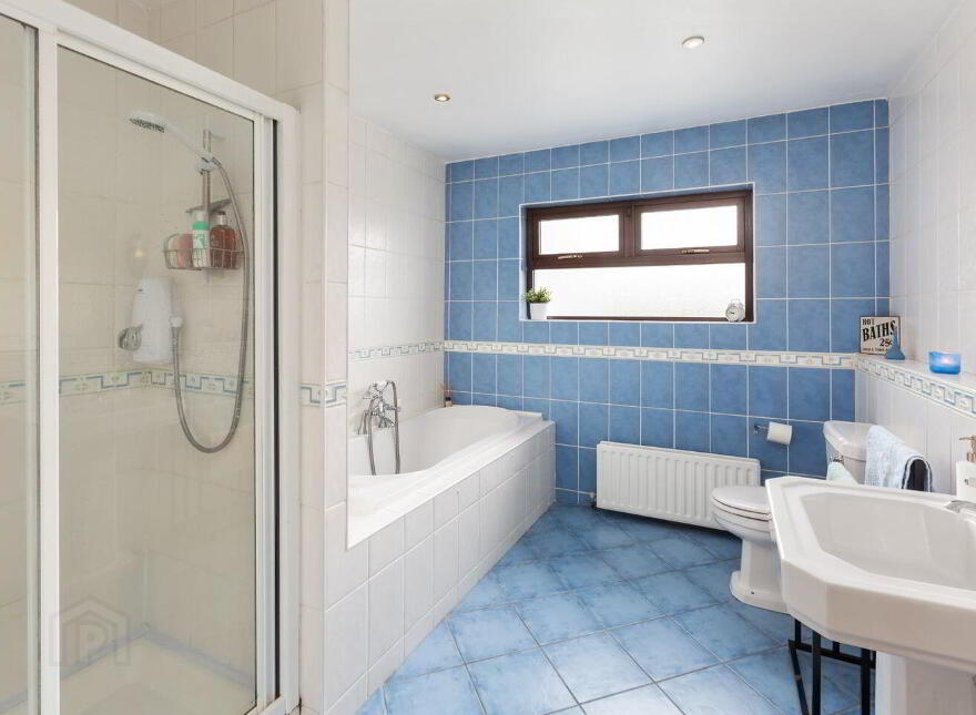 6 Bramble Glade, Ashford, A67K735