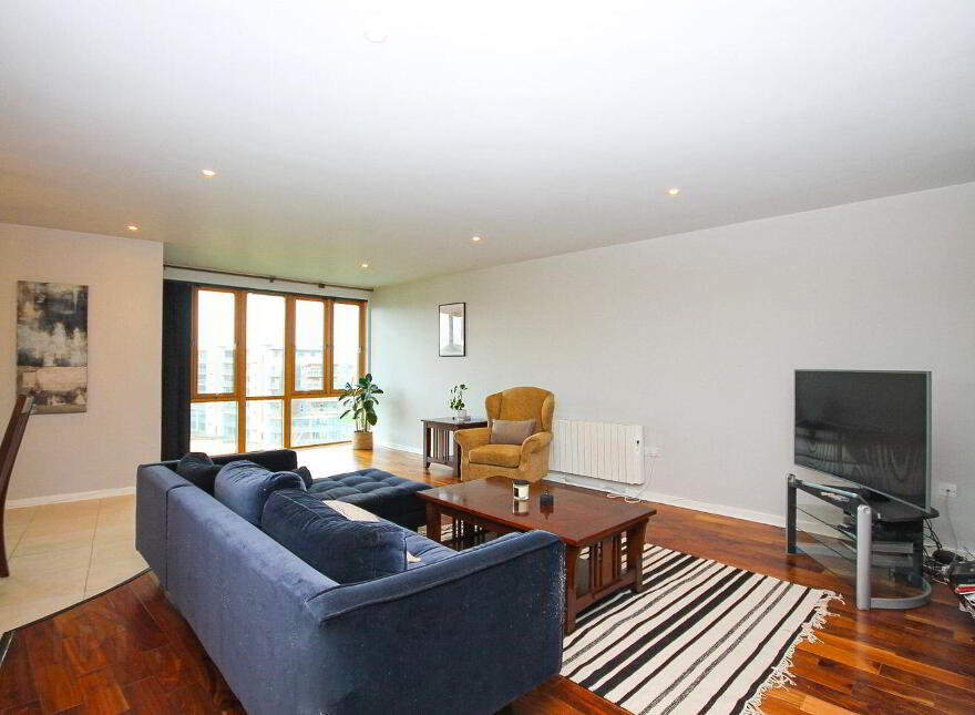 20 The Crescent Building, Park West, Park West, D12N678