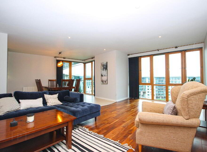 20 The Crescent Building, Park West, Park West, D12N678