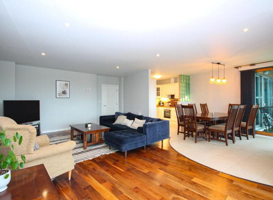 20 The Crescent Building, Park West, Park West, D12N678