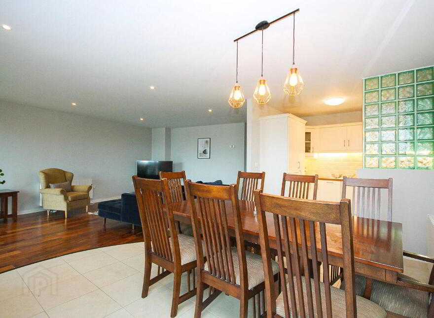 20 The Crescent Building, Park West, Park West, D12N678