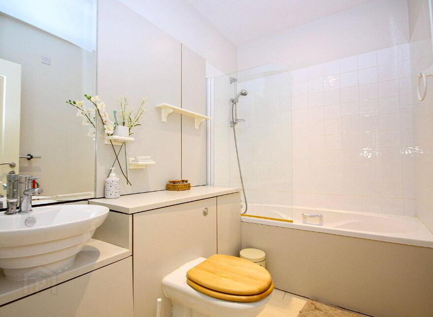 20 The Crescent Building, Park West, Park West, D12N678
