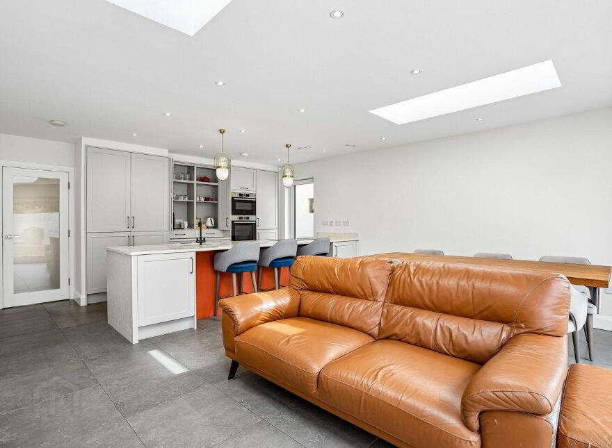 2 Canonbrook Court, Lucan, K78P086
