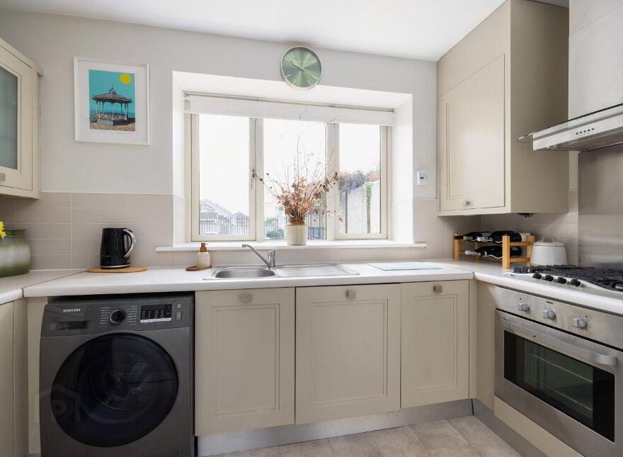 1 Holywell Avenue, Sea Road, Kilcoole, A63X264