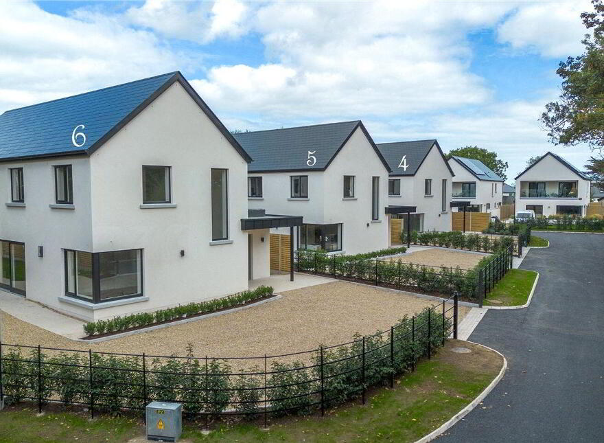 4 Chestnut Grove, Sea Road, Kilcoole photo