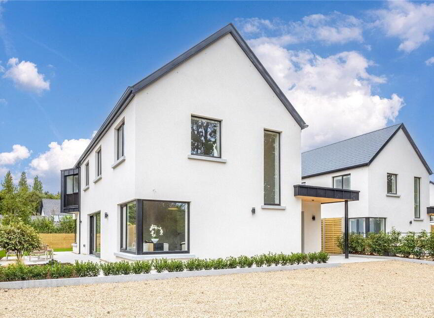 4 Chestnut Grove, Sea Road, Kilcoole