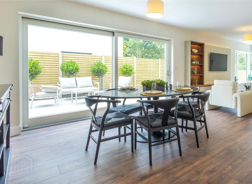 4 Chestnut Grove, Sea Road, Kilcoole