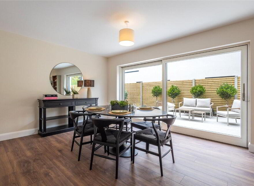 4 Chestnut Grove, Sea Road, Kilcoole
