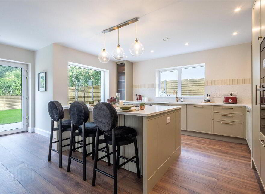 4 Chestnut Grove, Sea Road, Kilcoole