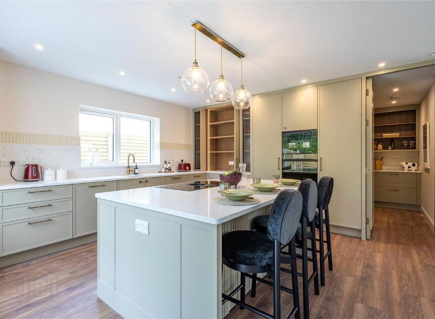 4 Chestnut Grove, Sea Road, Kilcoole