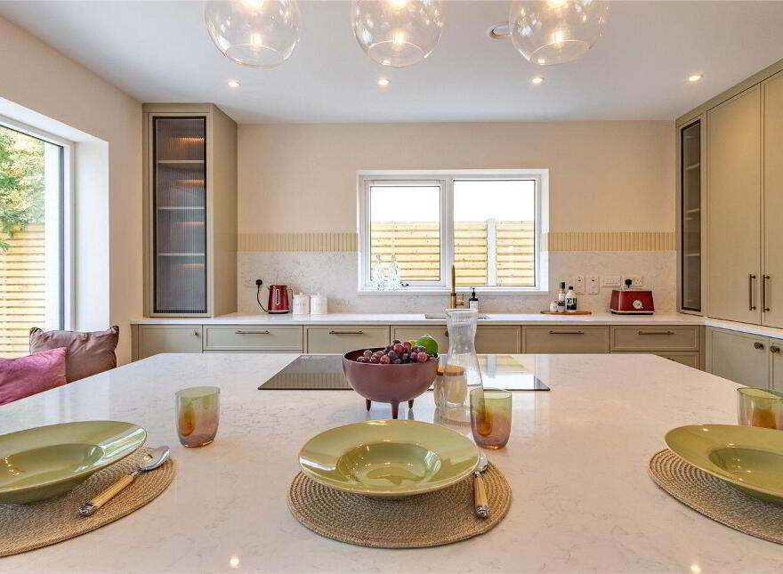 4 Chestnut Grove, Sea Road, Kilcoole