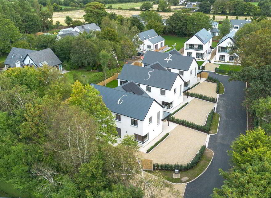 4 Chestnut Grove, Sea Road, Kilcoole