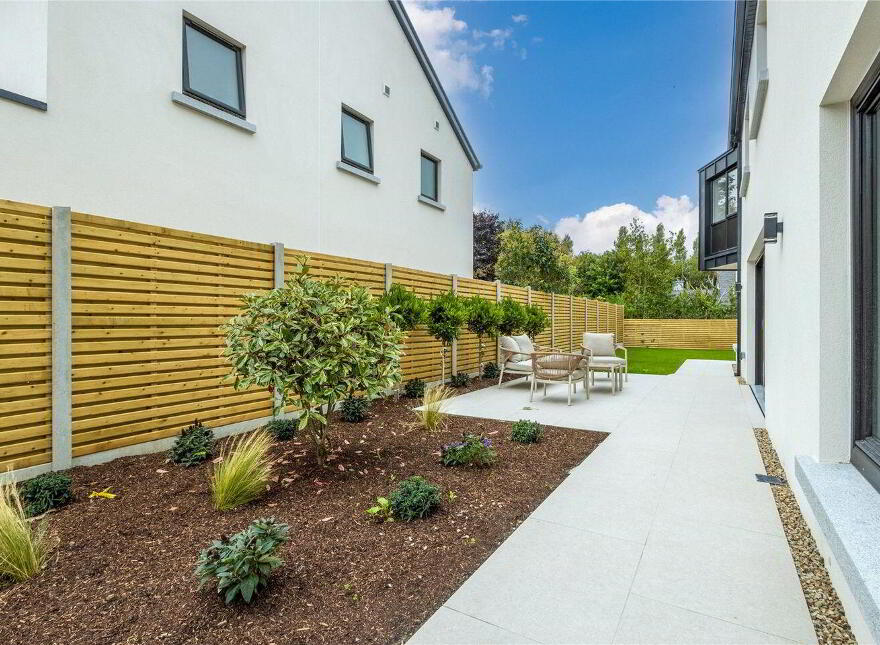 4 Chestnut Grove, Sea Road, Kilcoole