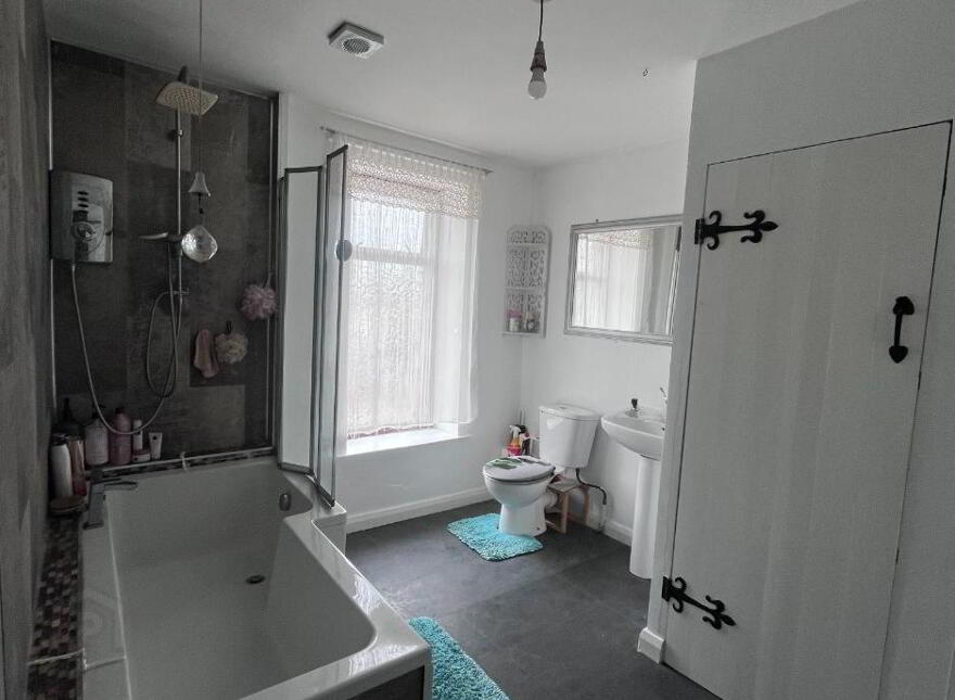 STUDENT ACCOMMODATION, 7 Upper Bennett Street, Derry/Londonderry, BT48 6TL