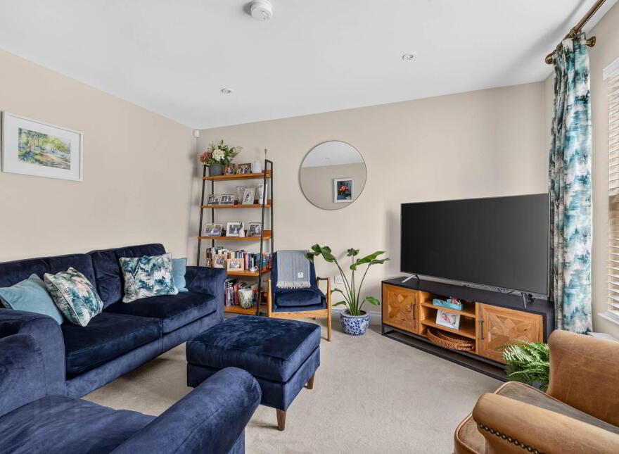 5 Ballantine Square, Lisburn, BT27 5FU