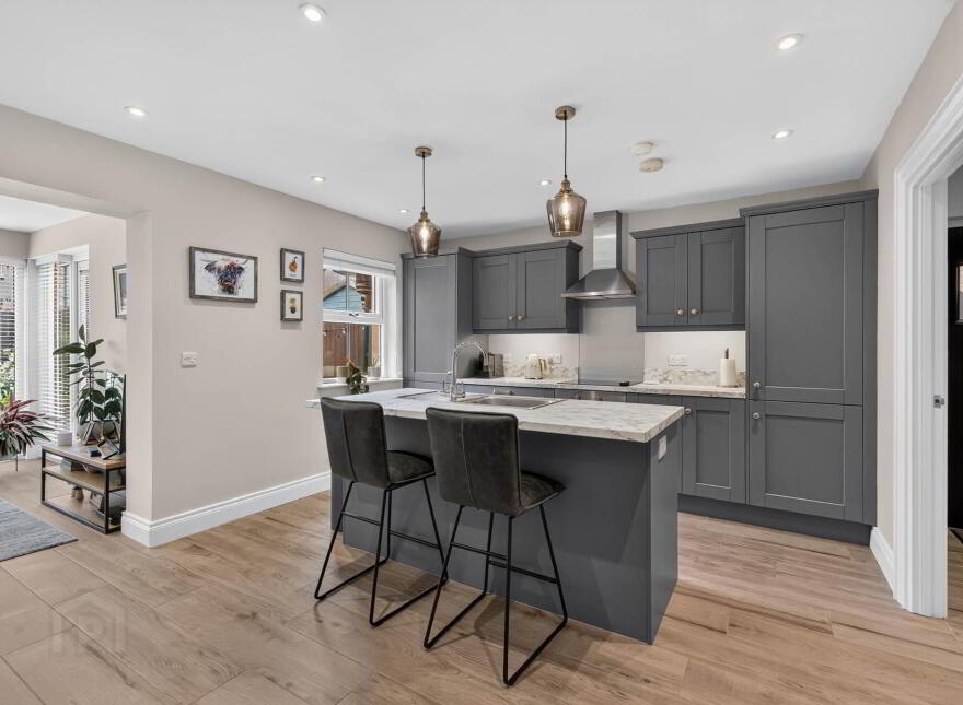 5 Ballantine Square, Lisburn, BT27 5FU