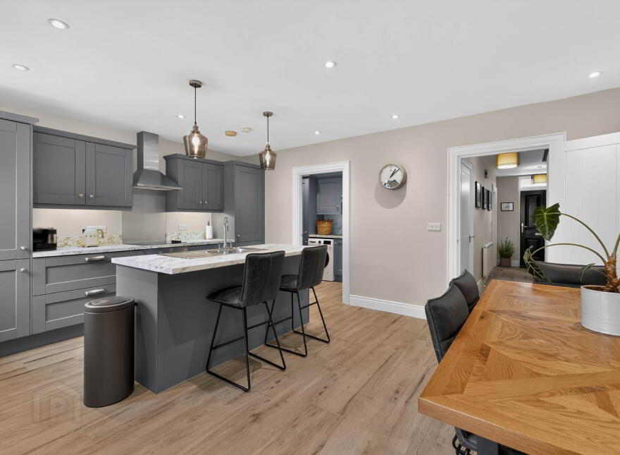 5 Ballantine Square, Lisburn, BT27 5FU