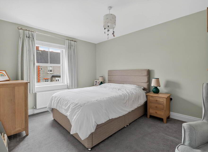 5 Ballantine Square, Lisburn, BT27 5FU