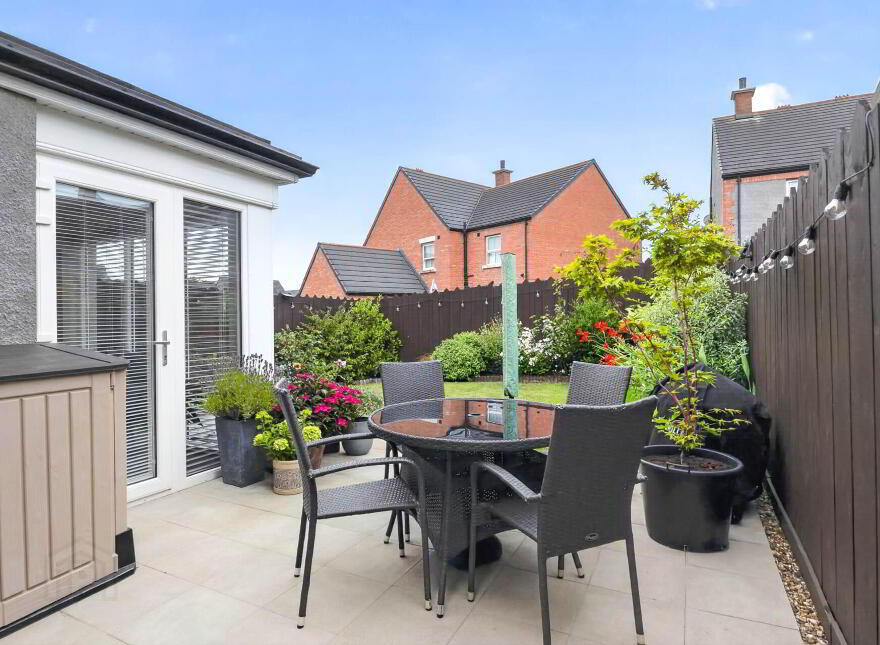 5 Ballantine Square, Lisburn, BT27 5FU