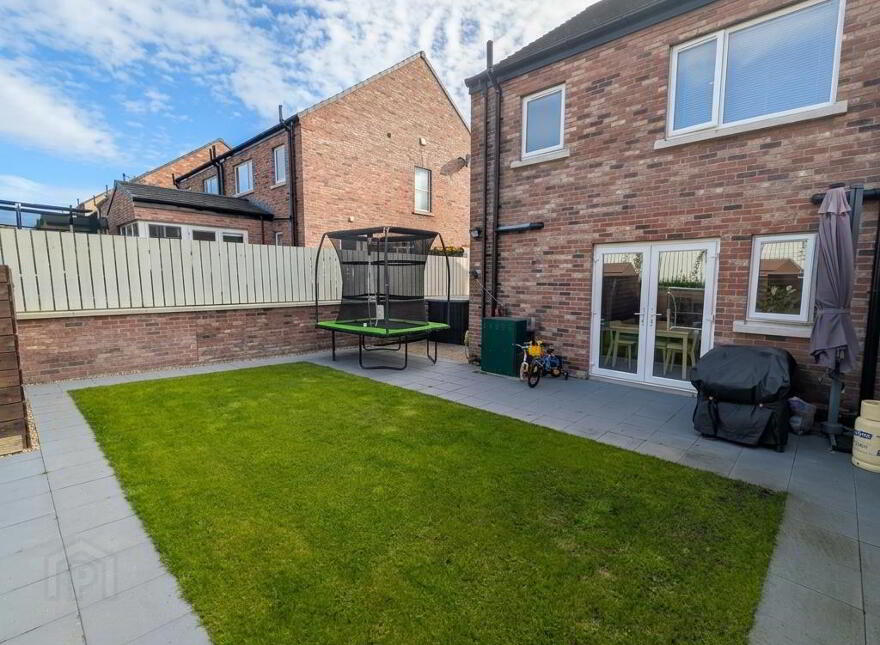 32 Millbank Grove, Ballynahinch, BT24 8WQ