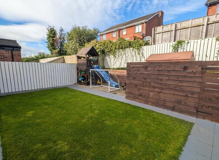 32 Millbank Grove, Ballynahinch, BT24 8WQ