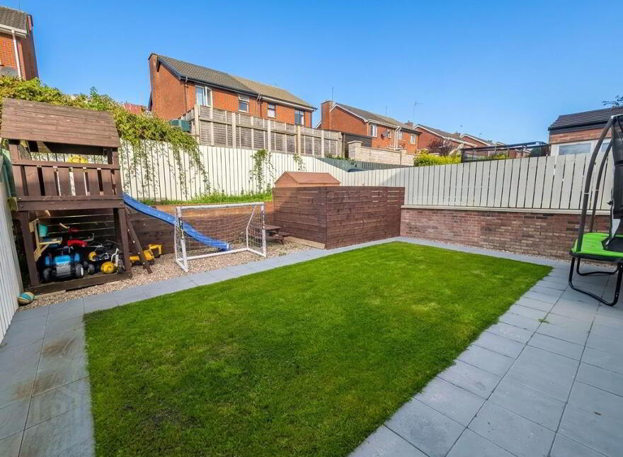 32 Millbank Grove, Ballynahinch, BT24 8WQ