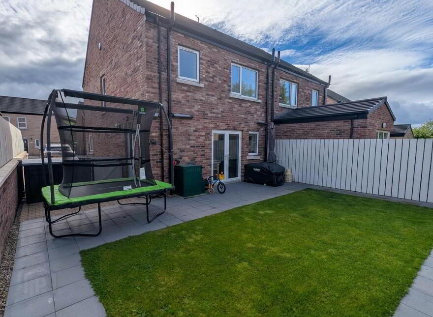 32 Millbank Grove, Ballynahinch, BT24 8WQ