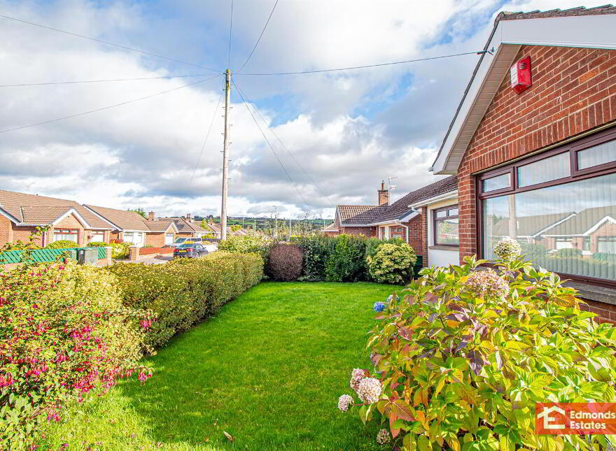 28 Woodford Park, Newtownabbey, BT36 6TJ