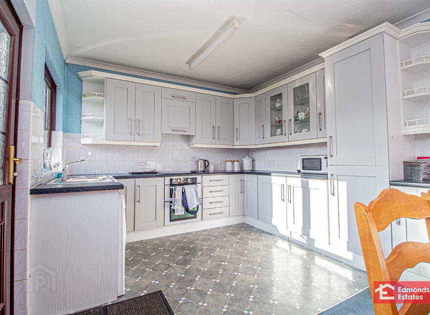28 Woodford Park, Newtownabbey, BT36 6TJ
