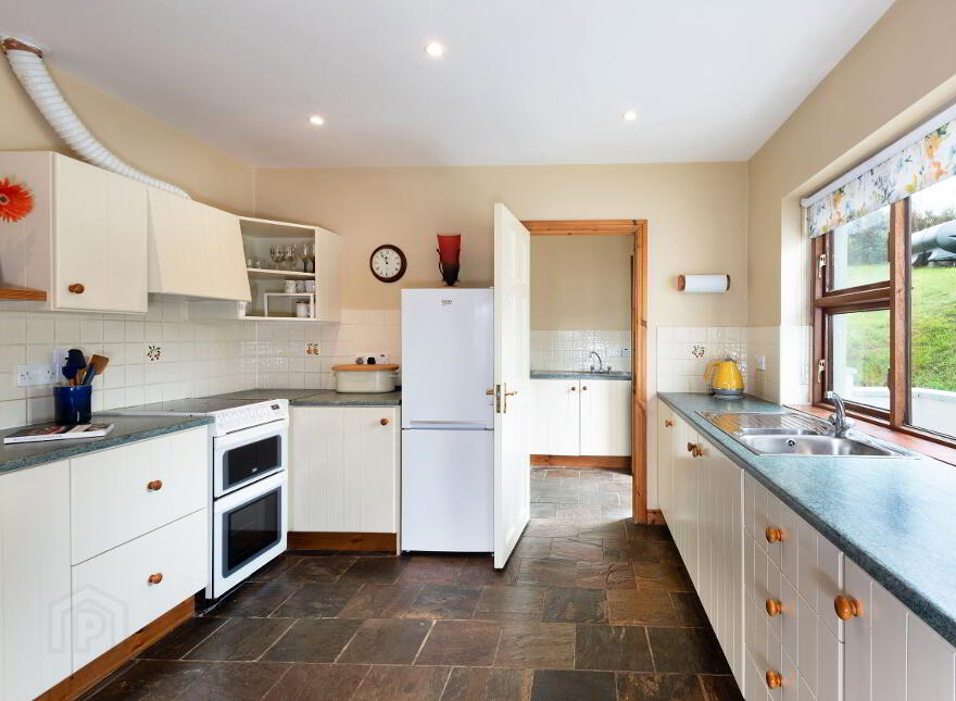 Stunning 3 Bedroom Detached House, Tullybeg, Church Hill, F92FY02