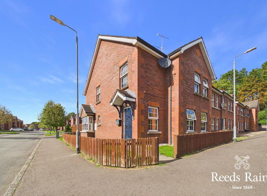 33 Causeway Meadows, Lisburn, BT28 2GD