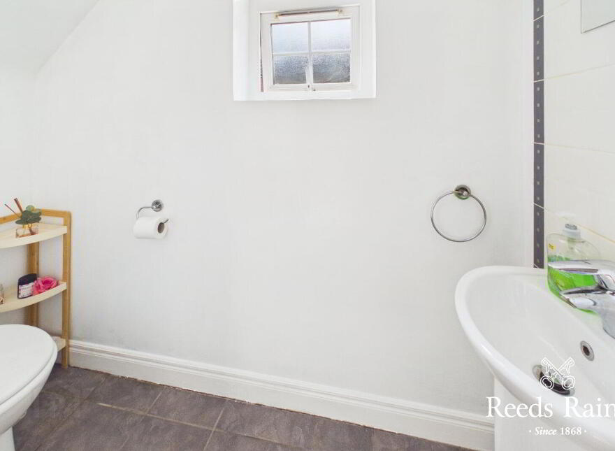 33 Causeway Meadows, Lisburn, BT28 2GD
