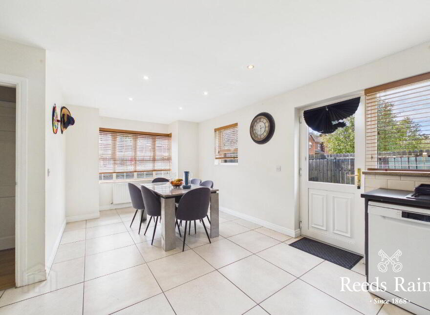 33 Causeway Meadows, Lisburn, BT28 2GD