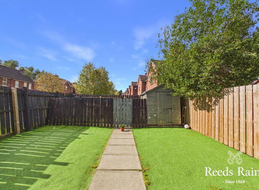 33 Causeway Meadows, Lisburn, BT28 2GD