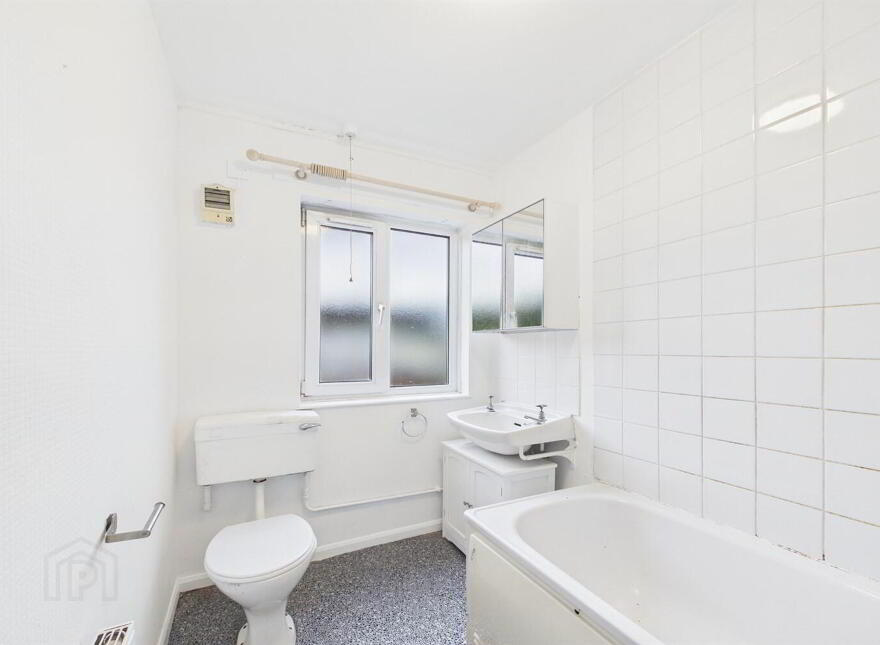 Flat D, 3 Laurel Way, Dunmurry, Belfast, BT17 9PR