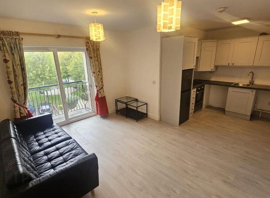 Apartment 19 The Mews The Oaks, Classes Lake, Ovens, P31D857