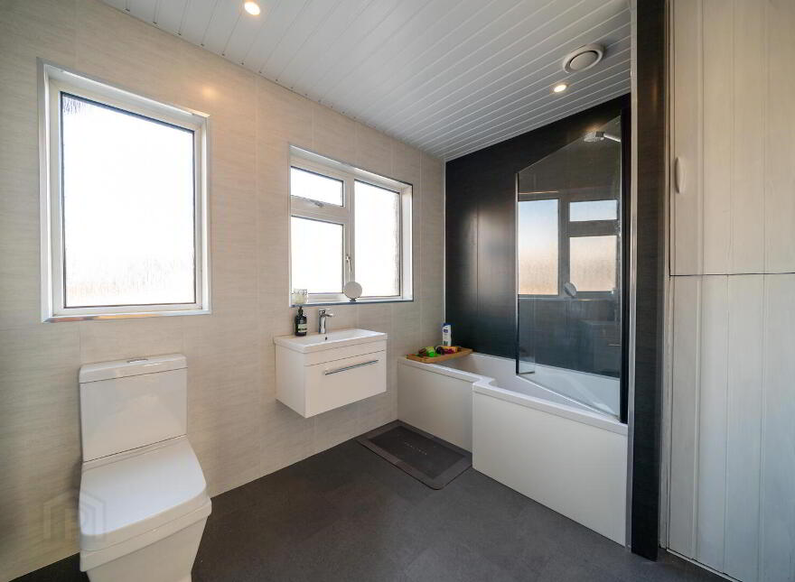 38 Newtownards Road, Bangor, BT20 4BP