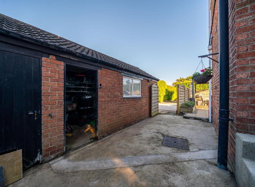 38 Newtownards Road, Bangor, BT20 4BP