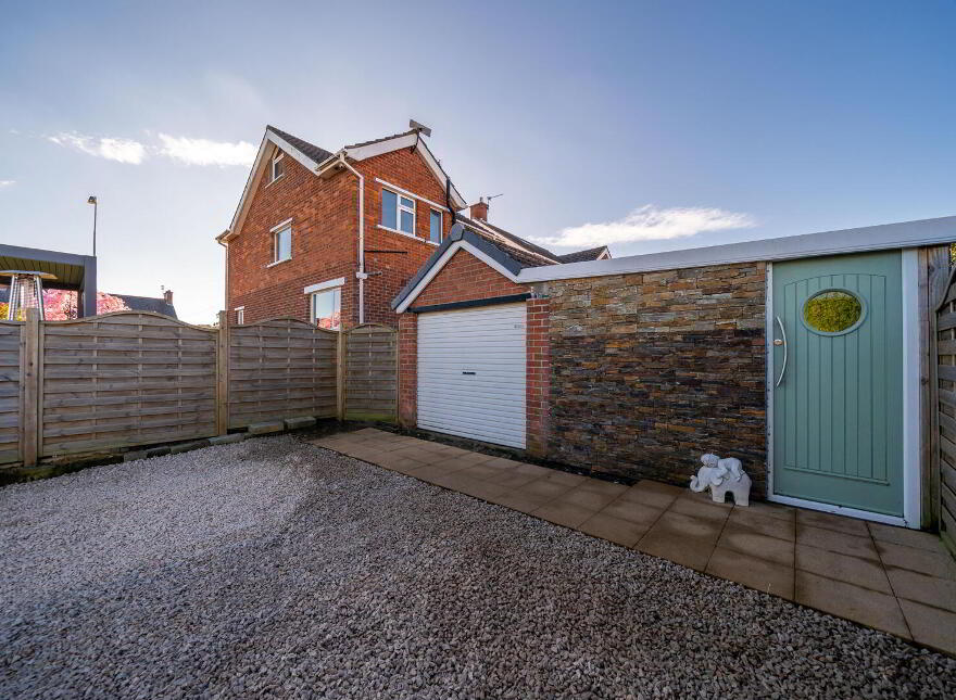 38 Newtownards Road, Bangor, BT20 4BP