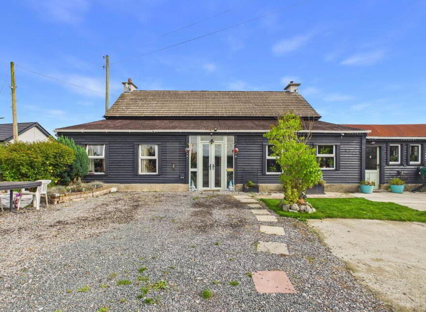 The Old Farmhouse, Annagharvey, Ballinagar, R35EA00
