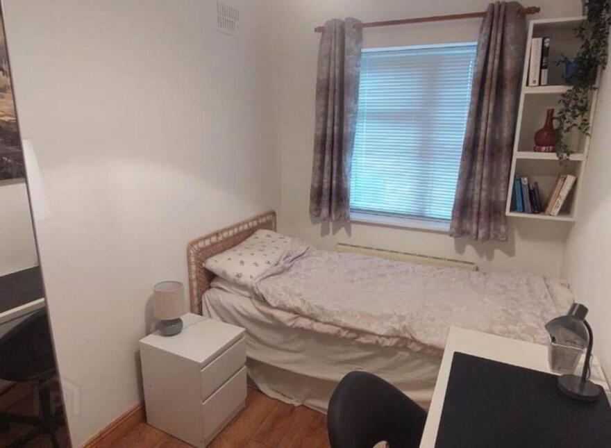 9 Quinn Villas, Ballaghaderreen, F45HF53
