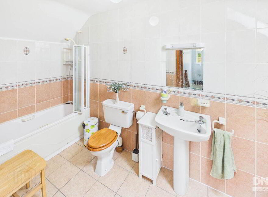 9 Quinn Villas, Ballaghaderreen, F45HF53