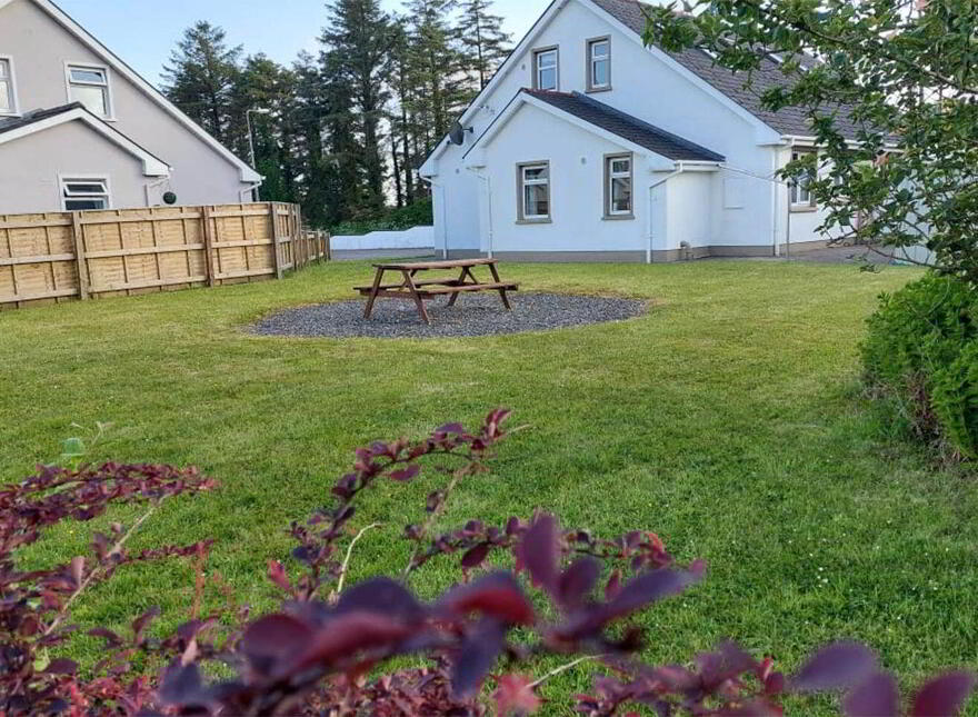9 Quinn Villas, Ballaghaderreen, F45HF53