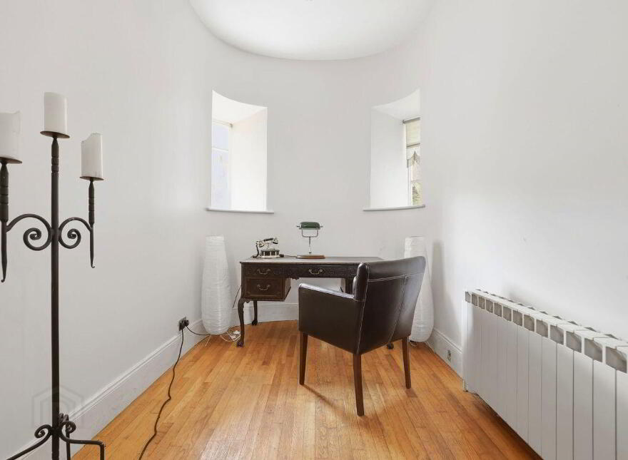 Beakstown Lodge, Beakstown, Holycross, E41WK85