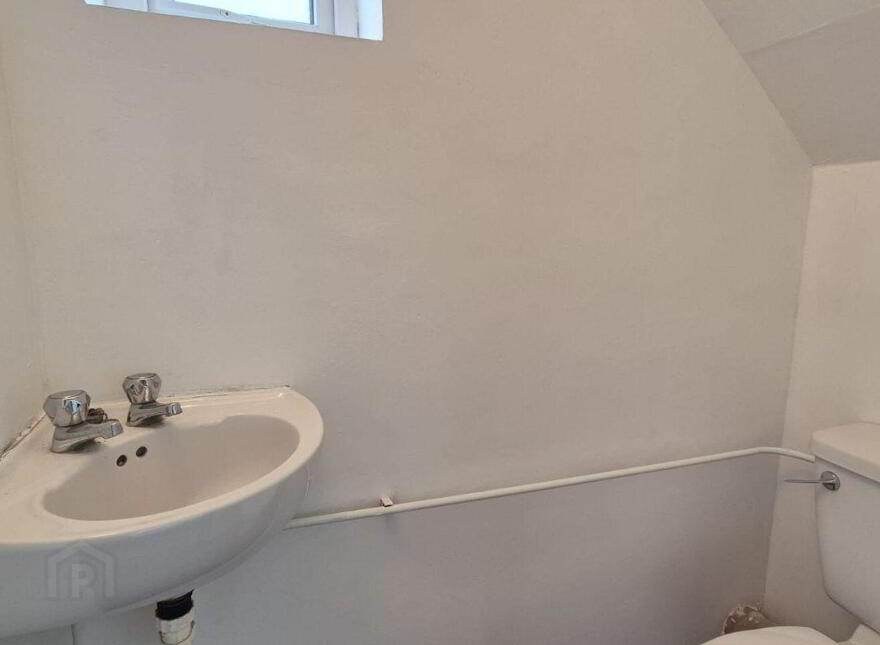Dooneen, 4 Parkview Drive, Tuam, H54KN24