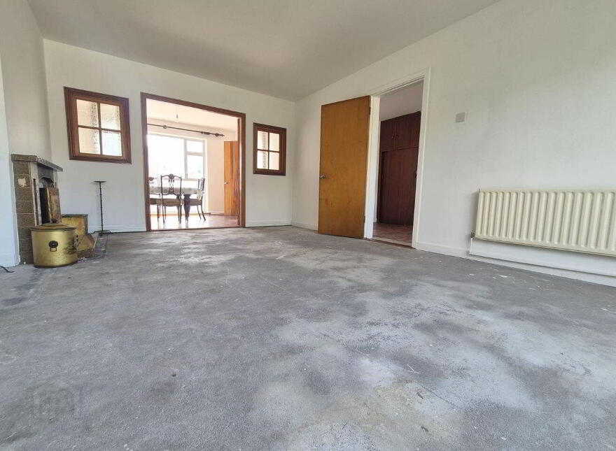 Dooneen, 4 Parkview Drive, Tuam, H54KN24
