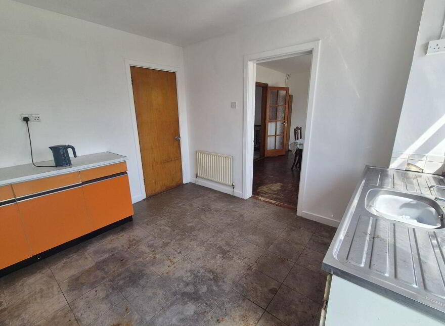 Dooneen, 4 Parkview Drive, Tuam, H54KN24