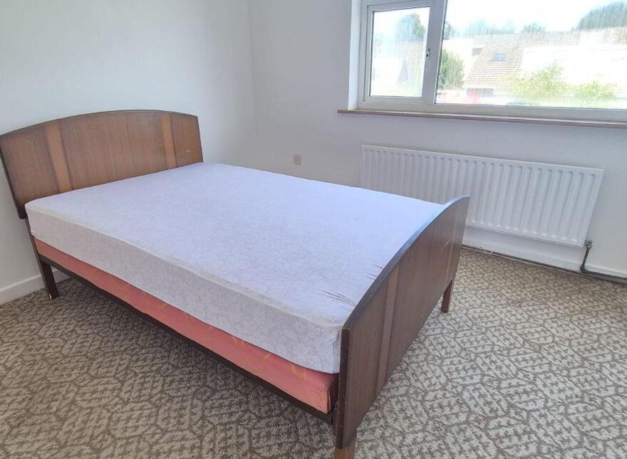 Dooneen, 4 Parkview Drive, Tuam, H54KN24